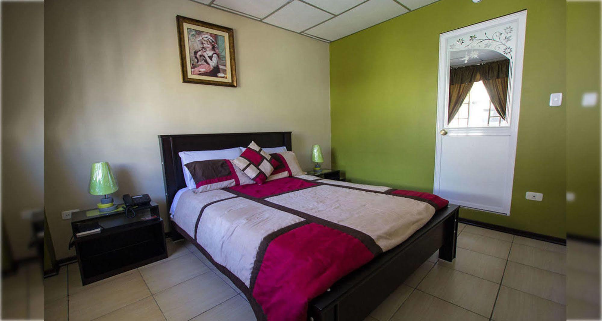 Hotel Las Gardenias Cuenca Ngoại thất bức ảnh